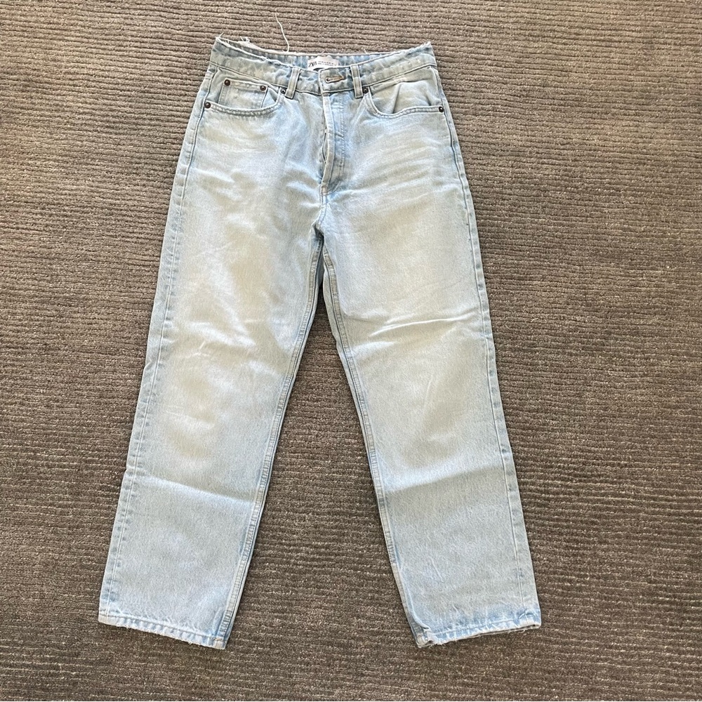 Light Blue Zara women’s Straight Fit Jeans size 6 (EUR 38)